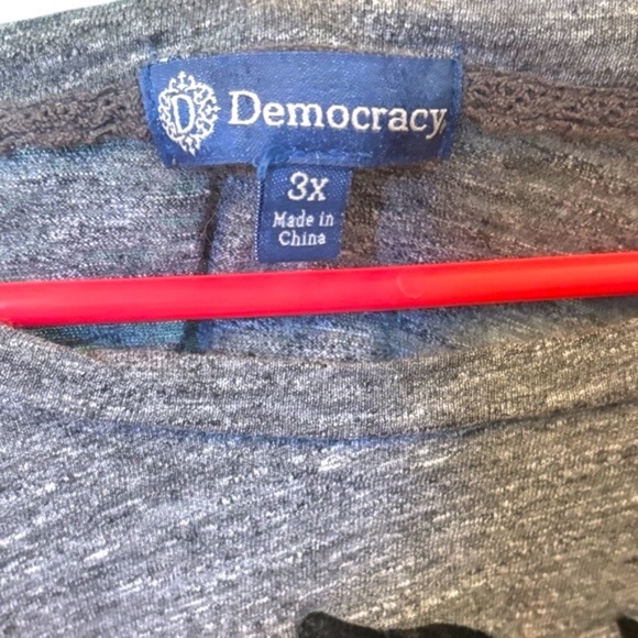 Democracy Heather Gray Top with Black Design - Picture 2 of 5